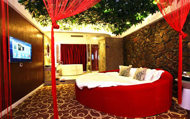 鄭州山楂樹連鎖情侶主題酒店客房裝修設(shè)計方案