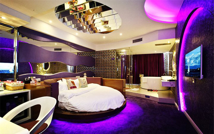 鄭州山楂樹連鎖情侶主題酒店客房裝修設(shè)計案例