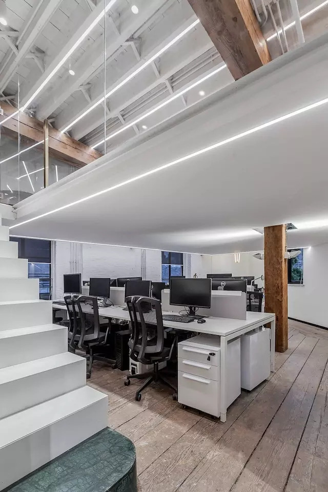 老倉庫變身辦公室 設(shè)計(jì)工作室辦公室裝修改造方案賞析 老倉庫變身辦公室 設(shè)計(jì)工作室辦公室裝修改造方案賞析