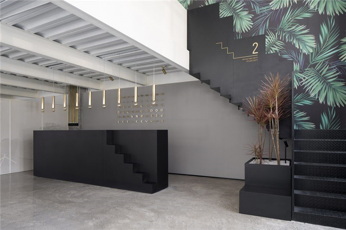 網(wǎng)紅工業(yè)風(fēng)辦公設(shè)計  美綿家居公司辦公室裝修實景圖