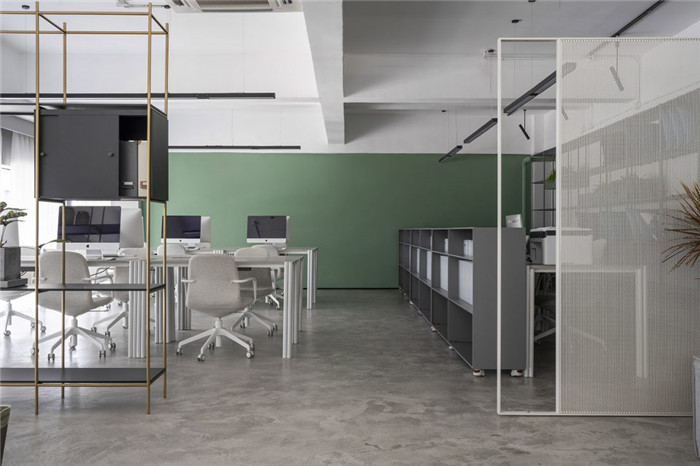 工業(yè)風(fēng)敞開辦公區(qū)裝修實景圖