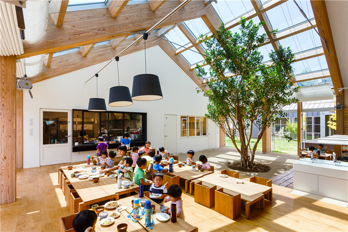 親近自然的榕樹(shù)主題幼兒園托兒所裝修設(shè)計(jì)案例