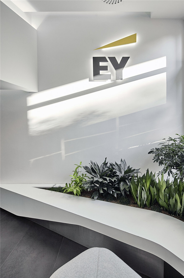高效通透的EY安永會(huì)計(jì)師事務(wù)所辦公室改造裝修設(shè)計(jì)案例 高效通透的EY安永會(huì)計(jì)師事務(wù)所辦公室改造裝修設(shè)計(jì)案例