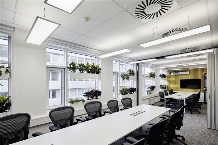 通透明亮的會(huì)計(jì)事務(wù)所辦公室裝修設(shè)計(jì)圖 通透明亮的會(huì)計(jì)事務(wù)所辦公室裝修設(shè)計(jì)圖