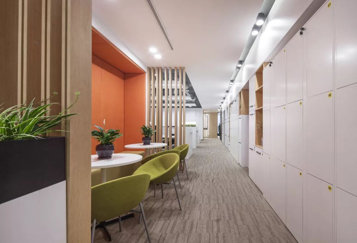 移動(dòng)智能辦公設(shè)計(jì)理念  龍湖集團(tuán)總部辦公室裝修設(shè)計(jì)方案