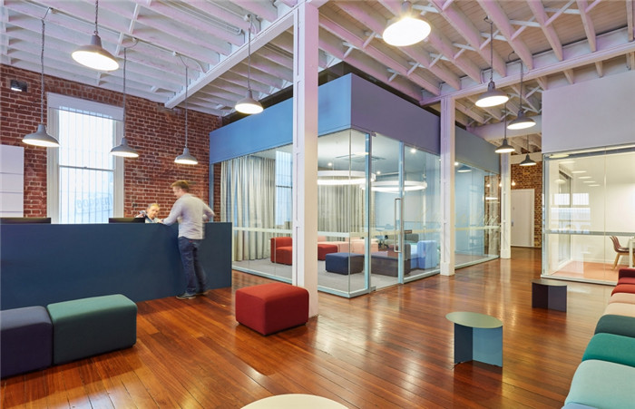 國外創(chuàng)意語言培訓(xùn)中心設(shè)計  EF新國際語言中心裝修設(shè)計方案