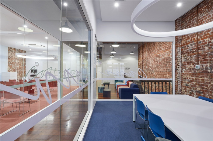 國外創(chuàng)意語言培訓(xùn)中心設(shè)計  EF新國際語言中心裝修設(shè)計方案