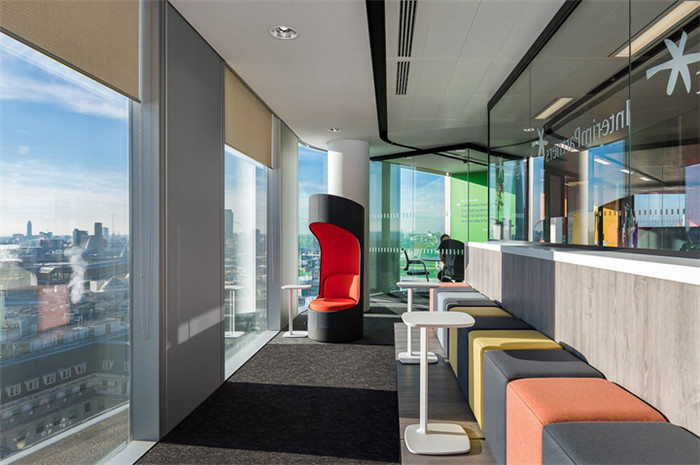 開放協(xié)作的咨詢公司辦公室裝修設(shè)計圖