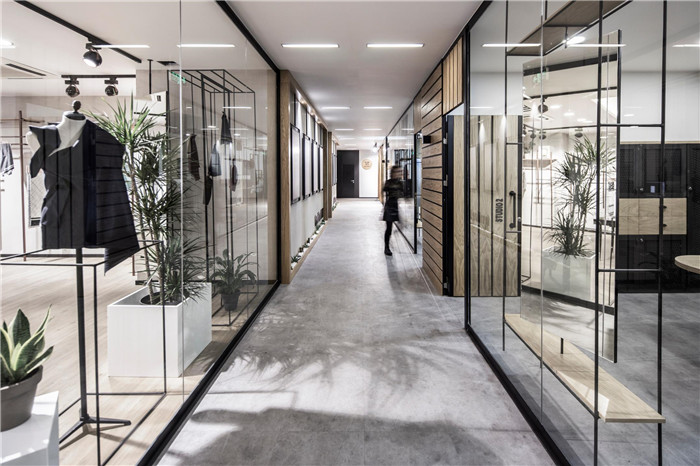 國(guó)外服裝設(shè)計(jì)公司綠色有機(jī)主題辦公室裝修設(shè)計(jì)案例 國(guó)外服裝設(shè)計(jì)公司綠色有機(jī)主題辦公室裝修設(shè)計(jì)案例