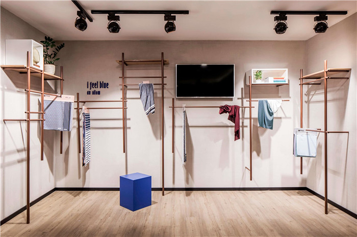 國(guó)外工業(yè)風(fēng)時(shí)裝公司辦公室裝修案例 國(guó)外工業(yè)風(fēng)時(shí)裝公司辦公室裝修案例