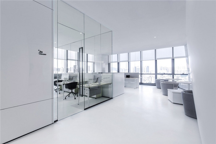 未來(lái)科技感十足的電子IT公司辦公室裝修設(shè)計(jì)實(shí)景圖 未來(lái)科技感十足的電子IT公司辦公室裝修設(shè)計(jì)實(shí)景圖