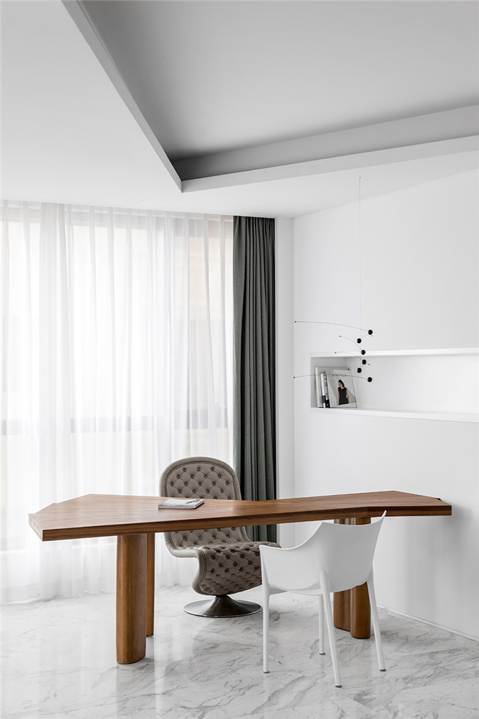 服裝公司經(jīng)理辦公室裝修設計圖 服裝公司經(jīng)理辦公室裝修設計圖