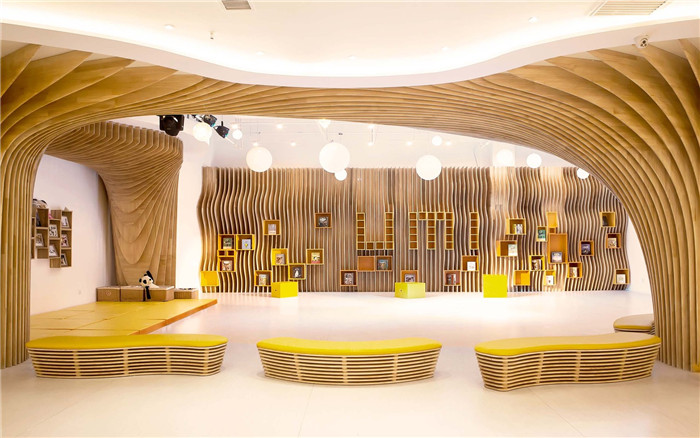 充滿樂趣和想象力的專業(yè)兒童藝術(shù)戲劇表演學(xué)校裝修設(shè)計案例 充滿樂趣和想象力的專業(yè)兒童藝術(shù)戲劇表演學(xué)校裝修設(shè)計案例