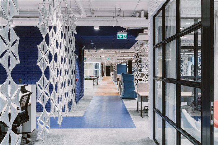 優(yōu)雅時尚的國外IT公司走廊裝修設(shè)計圖