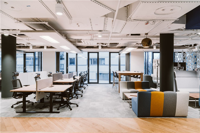 國外IT公司敞開辦公區(qū)裝修設(shè)計方案