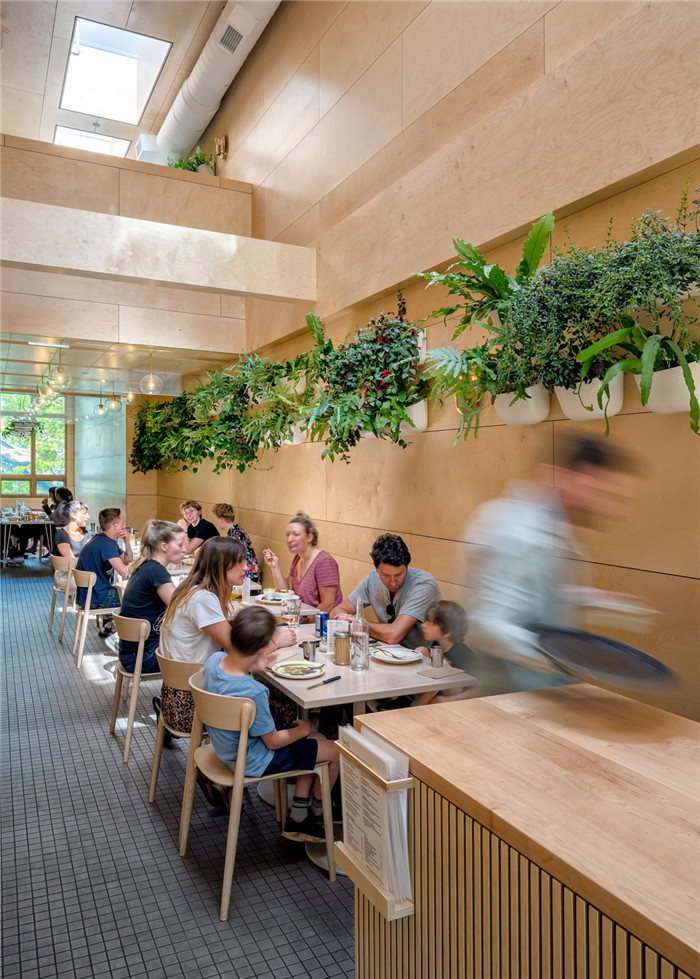 小夾層大變身 精致簡(jiǎn)約的國(guó)外餐廳改造設(shè)計(jì)案例 小夾層大變身 精致簡(jiǎn)約的國(guó)外餐廳改造設(shè)計(jì)案例