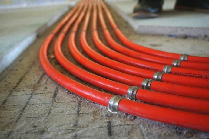 鄭州辦公室裝修中的強(qiáng)電、弱電是指什么？怎么區(qū)分？