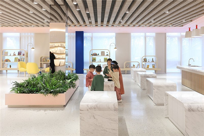 充滿童趣的少兒培訓(xùn)機(jī)構(gòu)裝修實(shí)景圖