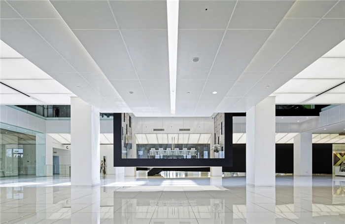 寧靜極簡風(fēng)網(wǎng)絡(luò)公司辦公室裝修案例 寧靜極簡風(fēng)網(wǎng)絡(luò)公司辦公室裝修案例