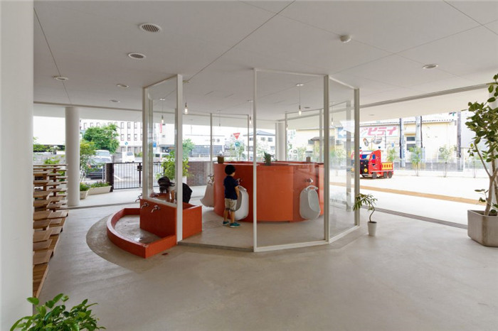 熊本縣明亮開放的幼兒園娛樂區(qū)裝修設計 熊本縣明亮開放的幼兒園娛樂區(qū)裝修設計