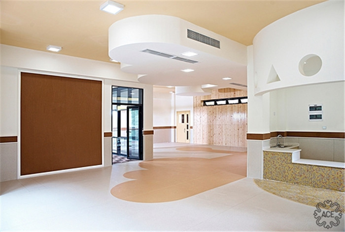 以蛋殼為主題的創(chuàng)意幼兒園大廳裝修設(shè)計(jì)案例賞析