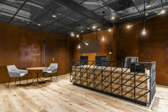 鄭州辦公室裝修前臺(tái)