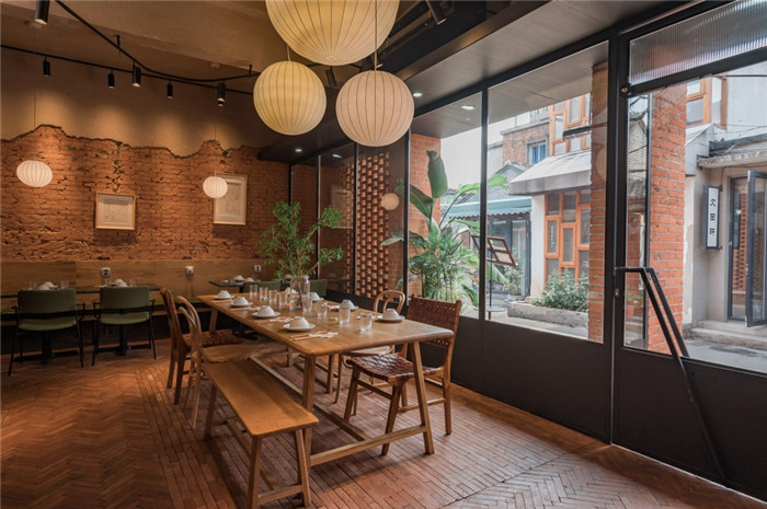 自然質(zhì)樸的尼岔土家傳統(tǒng)特色餐廳裝修設(shè)計(jì)圖 自然質(zhì)樸的尼岔土家傳統(tǒng)特色餐廳裝修設(shè)計(jì)圖