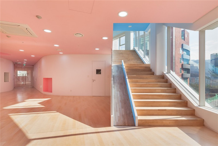 首爾花朵幼兒園樓梯裝修設(shè)計(jì) 首爾花朵幼兒園樓梯裝修設(shè)計(jì)