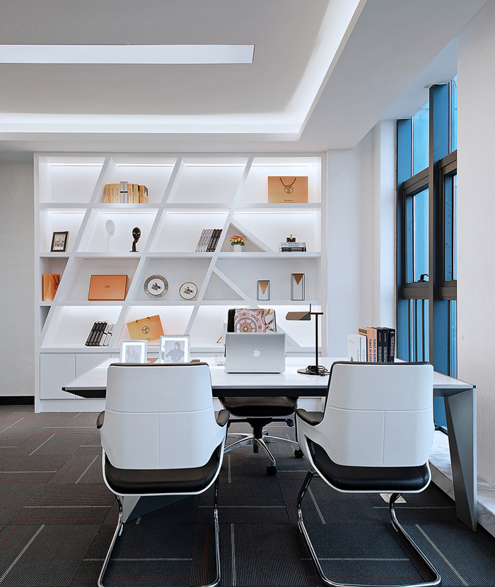 鄭州辦公室經理辦公區(qū)裝修