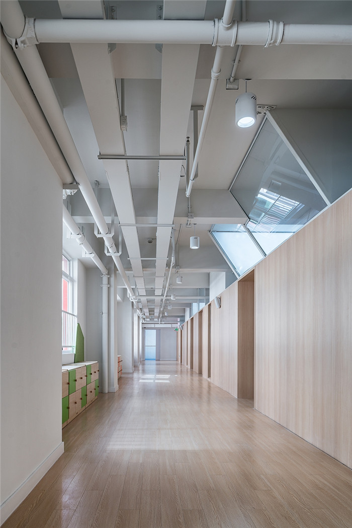 上海寶山貝貝佳歐萊幼兒園吊頂裝修設(shè)計效果圖 上海寶山貝貝佳歐萊幼兒園吊頂裝修設(shè)計效果圖