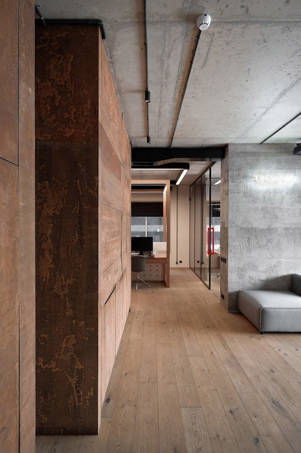 高科技工業(yè)辦公室過道裝修設計