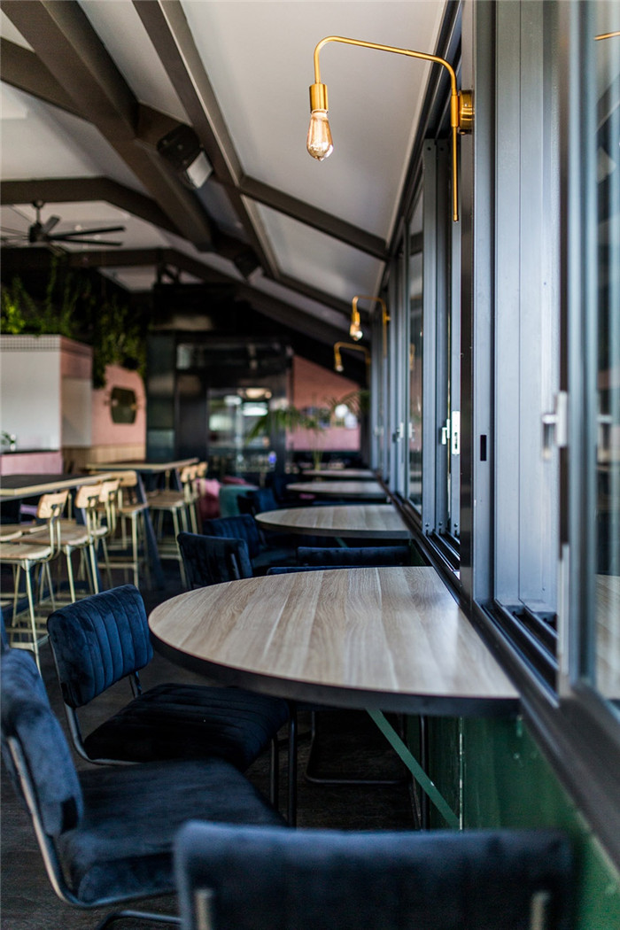 迷幻復(fù)古風(fēng)Joker & Thief音樂餐廳酒吧裝修設(shè)計方案