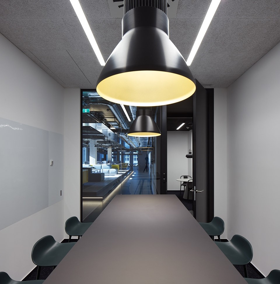 數(shù)字化辦公室會(huì)議室裝修實(shí)景圖 數(shù)字化辦公室會(huì)議室裝修實(shí)景圖