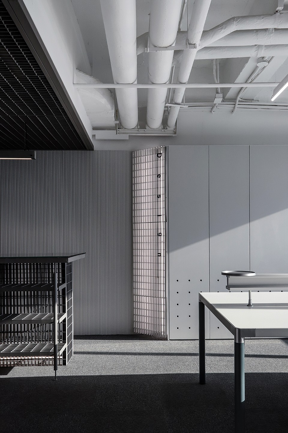 金屬風辦公室裝修設(shè)計 金屬風辦公室裝修設(shè)計