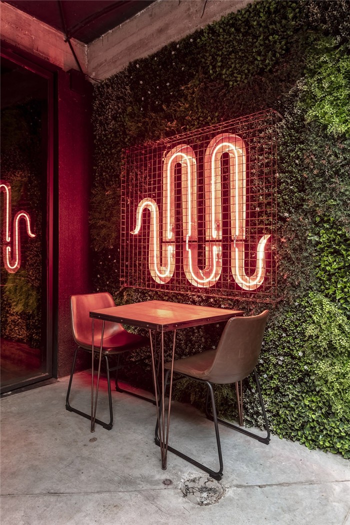 特色工業(yè)風主題Mamba餐廳酒吧設(shè)計裝修方案 特色工業(yè)風主題Mamba餐廳酒吧設(shè)計裝修方案