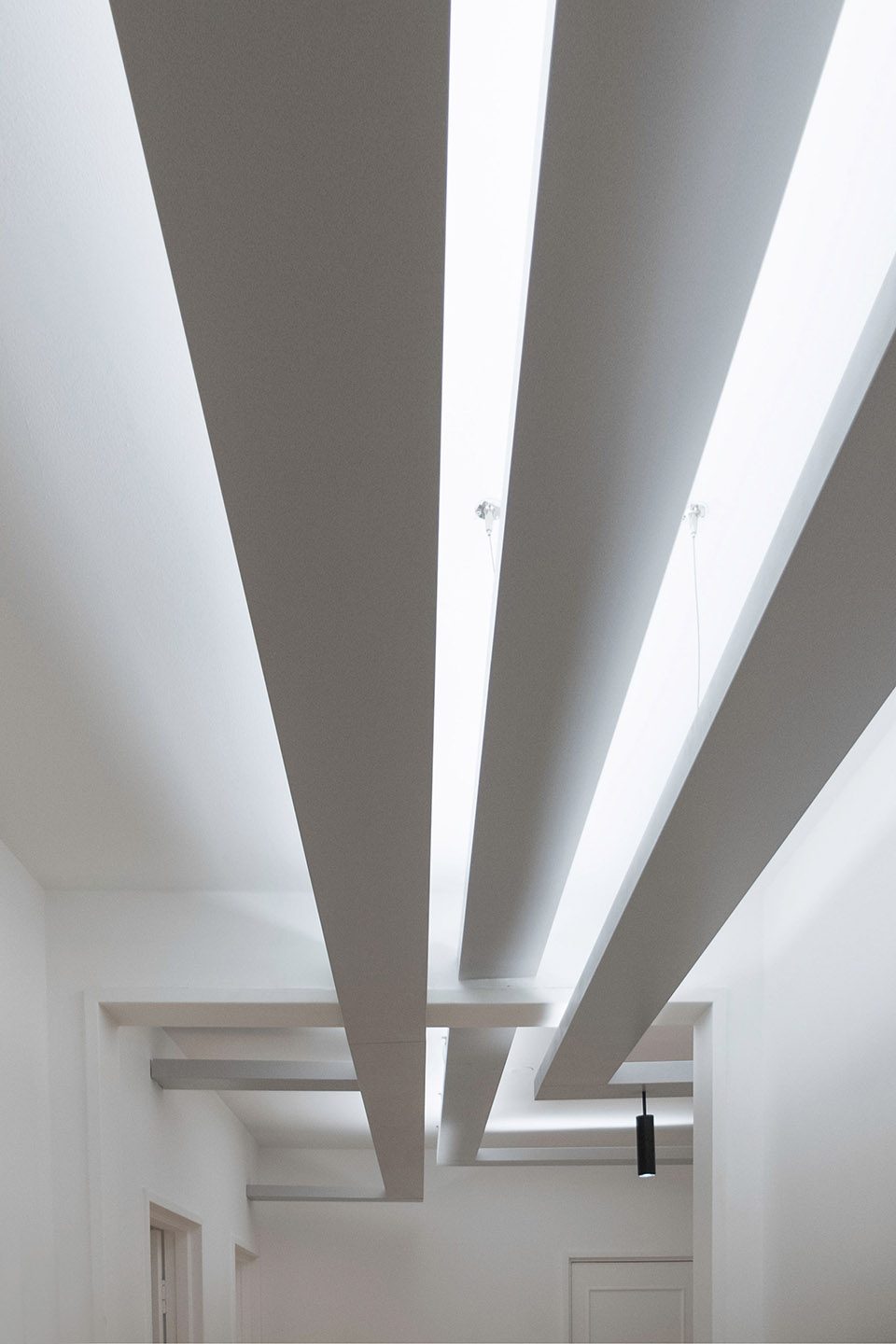 辦公室室內(nèi)燈光裝修設(shè)計方案 辦公室室內(nèi)燈光裝修設(shè)計方案