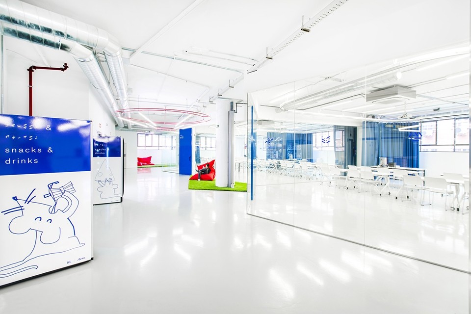 國(guó)外創(chuàng)新實(shí)驗(yàn)室辦公室裝修