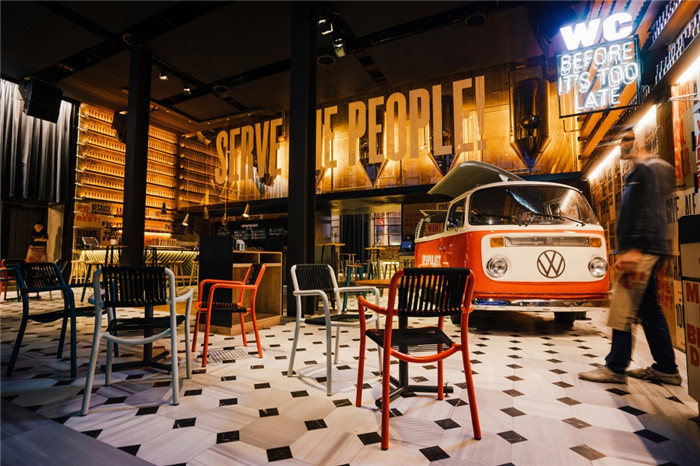 復(fù)古工業(yè)風(fēng)精釀啤酒館裝修設(shè)計(jì)案例