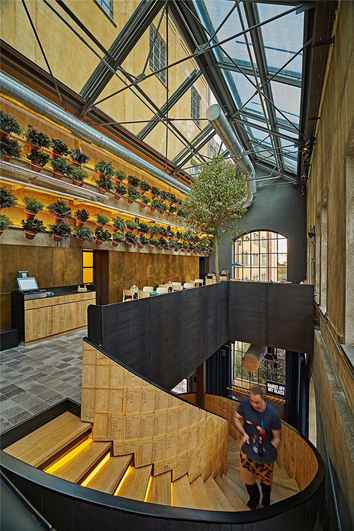 宏鈺堂餐飲裝修公司推薦平民主義精釀啤酒館裝修設(shè)計(jì)