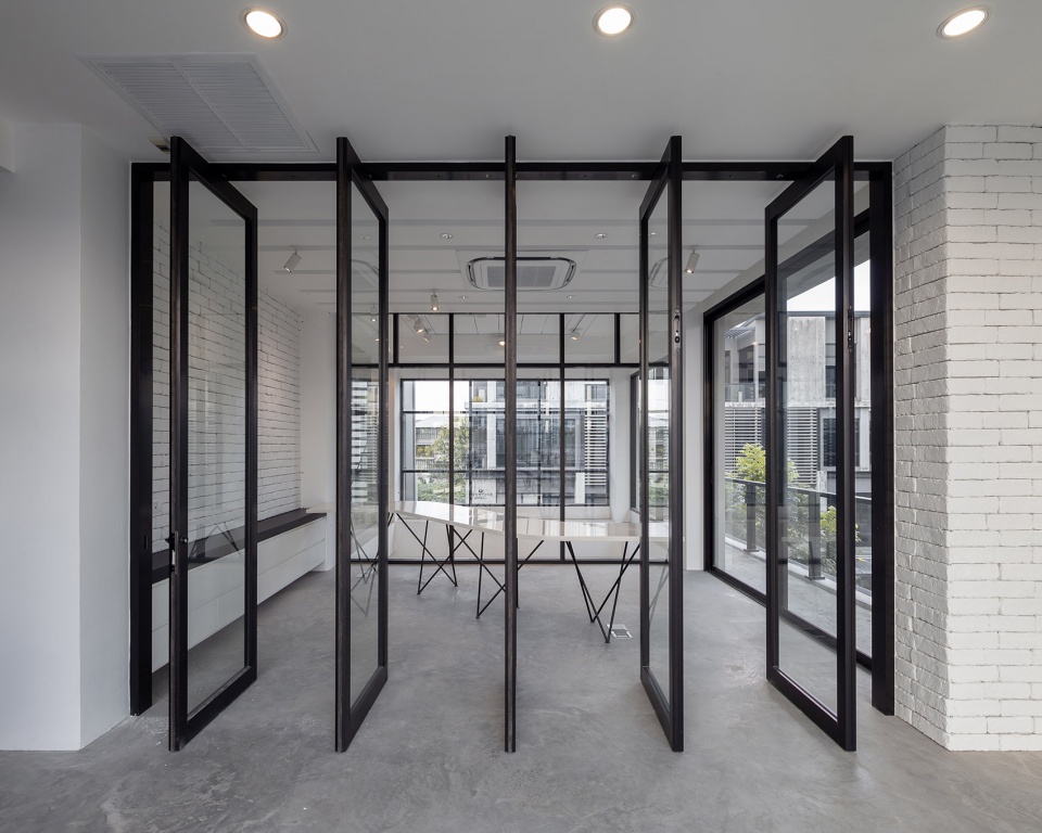 辦公樓經(jīng)理辦公室裝修 辦公樓經(jīng)理辦公室裝修