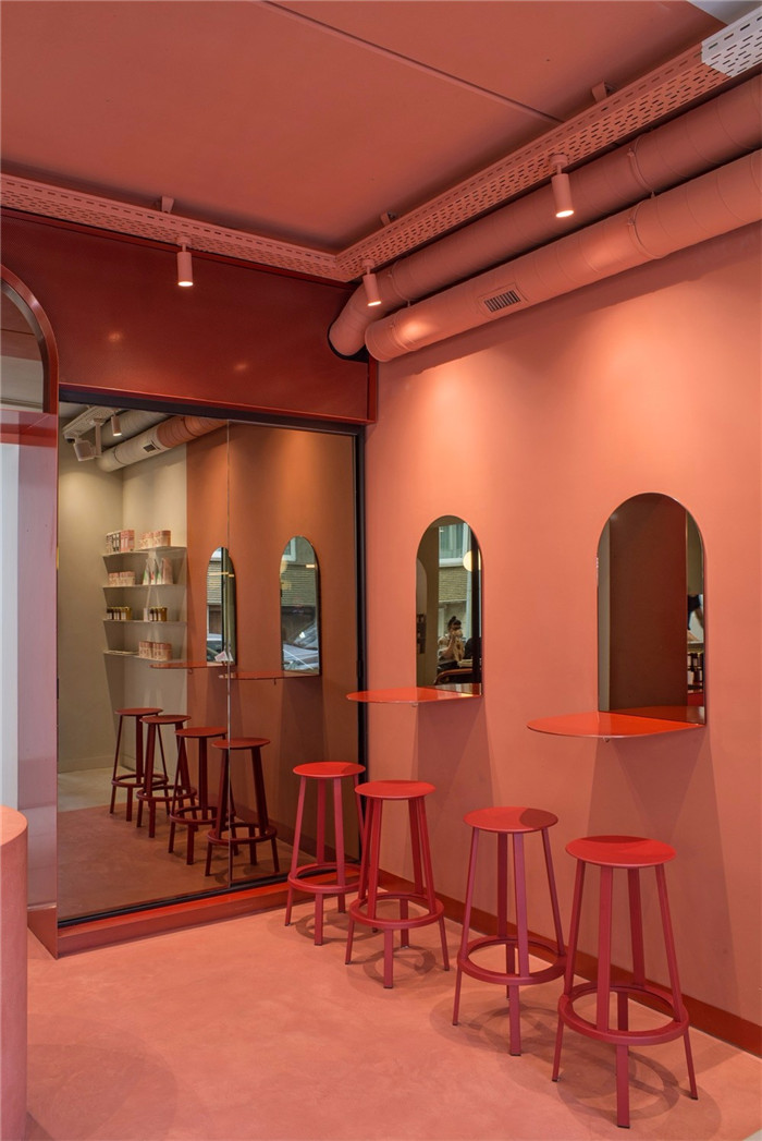 鄭州裝修公司宏鈺堂推薦國外極簡風(fēng)咖啡廳設(shè)計方案