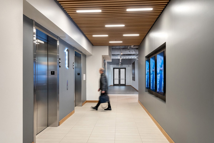 科技感與溫馨兼具的豐田研究中心辦公室電梯廳裝修設(shè)計(jì)方案 科技感與溫馨兼具的豐田研究中心辦公室電梯廳裝修設(shè)計(jì)方案