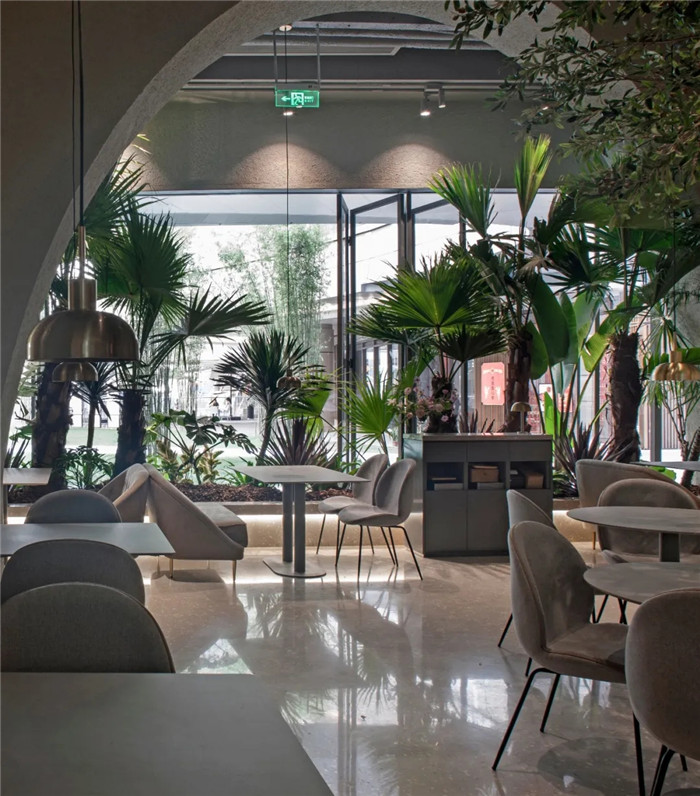 鄭州餐飲裝修公司推薦花園秘境主題餐廳設(shè)計(jì)案例 鄭州餐飲裝修公司推薦花園秘境主題餐廳設(shè)計(jì)案例