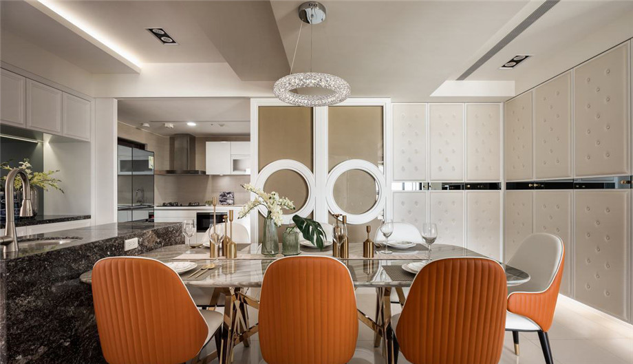 新鄭正商紅河谷雙拼別墅餐廳裝修設(shè)計(jì)方案實(shí)景圖 新鄭正商紅河谷雙拼別墅餐廳裝修設(shè)計(jì)方案實(shí)景圖