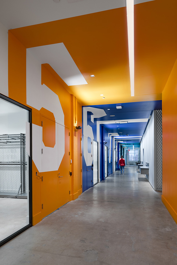 老廠房改辦公 Adidas紐約辦公樓走廊裝修設計方案 老廠房改辦公 Adidas紐約辦公樓走廊裝修設計方案