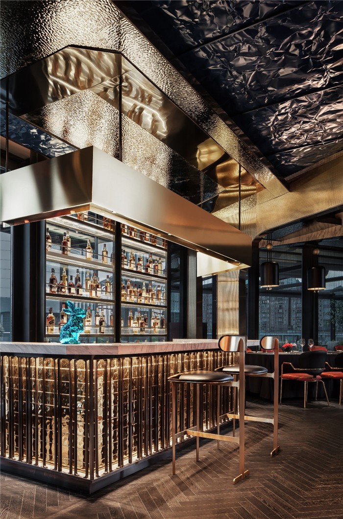 鄭州專業(yè)餐飲裝修公司推薦鼎琪高端鐵板燒餐廳吧臺設(shè)計方案 鄭州專業(yè)餐飲裝修公司推薦鼎琪高端鐵板燒餐廳吧臺設(shè)計方案