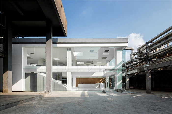 鄭州裝修公司推薦現(xiàn)代通透廠房辦公樓外觀改造設(shè)計(jì)案例 鄭州裝修公司推薦現(xiàn)代通透廠房辦公樓外觀改造設(shè)計(jì)案例