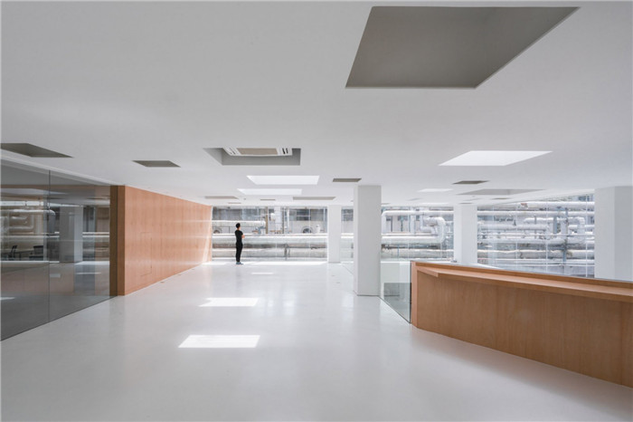 鄭州裝修公司推薦現(xiàn)代通透廠房辦公樓一樓大廳改造設(shè)計(jì)案例 鄭州裝修公司推薦現(xiàn)代通透廠房辦公樓一樓大廳改造設(shè)計(jì)案例