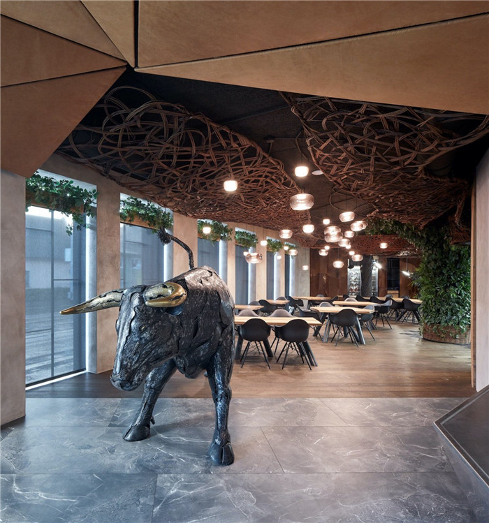 以原生態(tài)自然為主題的STK牛排餐廳裝修設(shè)計(jì)案例 以原生態(tài)自然為主題的STK牛排餐廳裝修設(shè)計(jì)案例