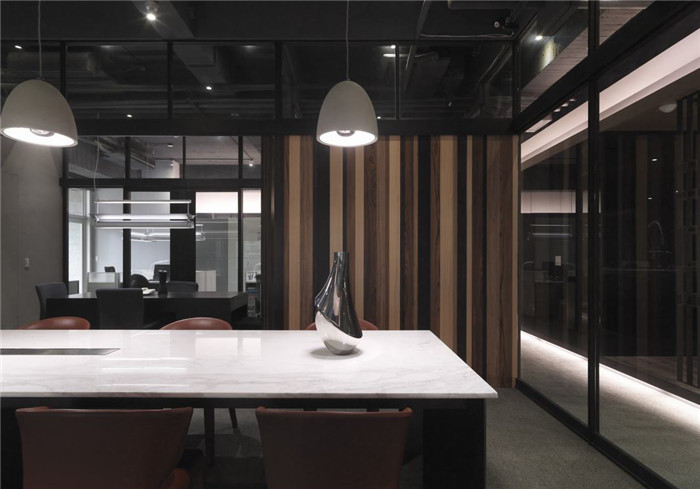 鏡子美學(xué) 精致優(yōu)雅的設(shè)計(jì)公司辦公室裝修方案 鏡子美學(xué) 精致優(yōu)雅的設(shè)計(jì)公司辦公室裝修方案